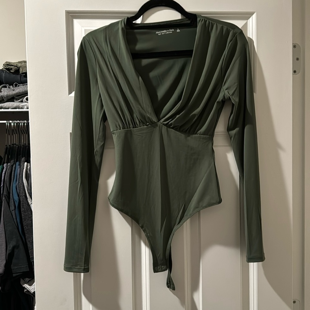 Abercrombie green long sleeve body suit
